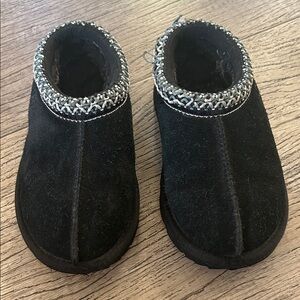 Kids Black UGG Tasman Slippers